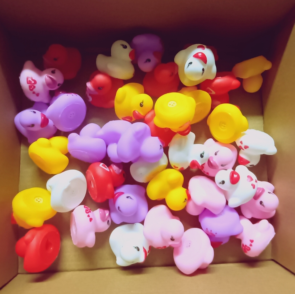 New 40 pack (Chivao) colorful miniature squeaky rubber ducks duckies Jeep fans l